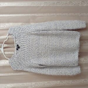 Buffalo David Britton size small gray & white size Med